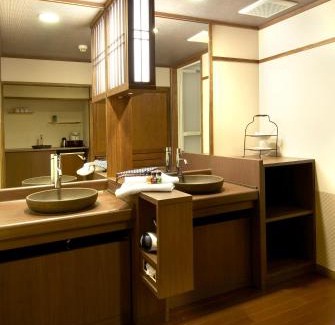 Yudanaka Shibu Onsen Hotel | Aburaya Tousen