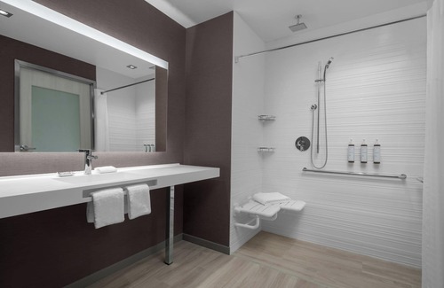Navy Yard Hotel | AC Hotel by Marriott Washington DC Capitol Hill Navy Yard