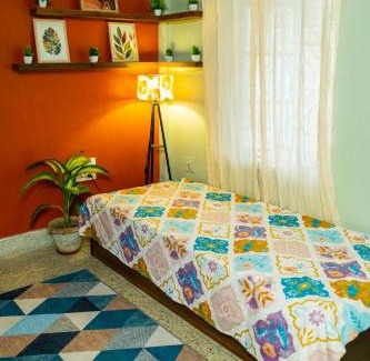 Tollygunge House | AC ROOM with attached bathroom
