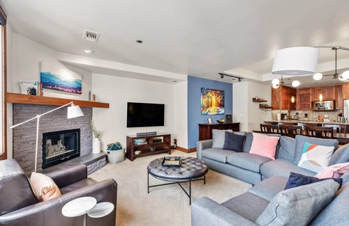 Steamboat Springs Condo | AC w/Mtn Views! Heated Pool-HotTub-Gym-Garage-Elevator-Grill-W/D-2 EnSuites-Walk 2 Mtn/Town Bus Stop