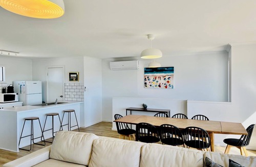 Waterhouse House | Acacia - 6 Joy Tce - Pet Friendly Outside
