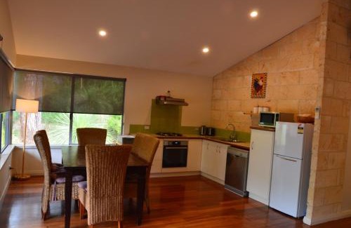 Margaret River Cabin | Acacia Chalets Margaret River