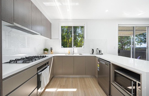 Acacia Gardens House | Acacia Garden 4Br House with Park View & Shopping