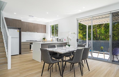 Acacia Gardens House | Acacia Garden 4Br House with Park View & Shopping