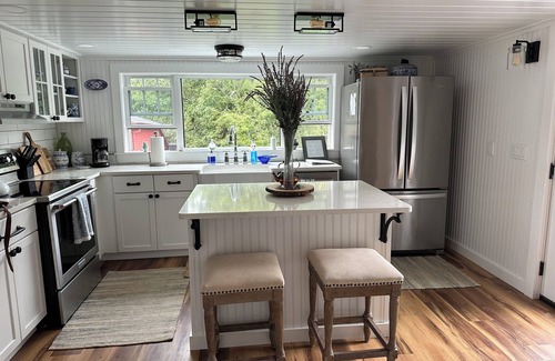 Bernard Cottage | “ACADIA NATIONAL PARK” Bernard Maine “QUEITSIDE”nNear Harbor “Pet Friendly”