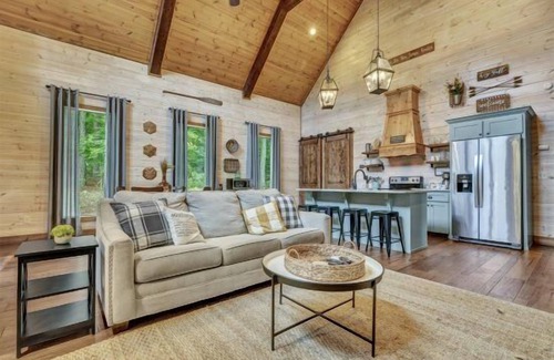 Broken Bow Cabin | Acadian Cottage in Hochatown/Broken Bow, OK