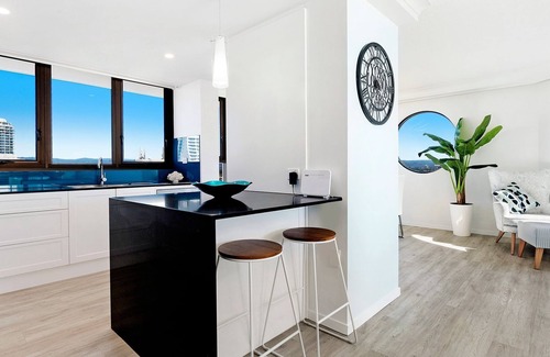 Surfers Paradise Apartment | Acapulco 2 Bed Ocean View Surfers Paradise - CoastHM