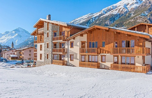 Lanslevillard Condo | Accès direct aux pistes + piscine | T4 + cabine