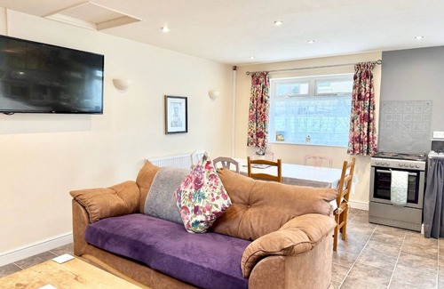 Sketty House | Accessible, Couple Friendly Home | Pass The Keys