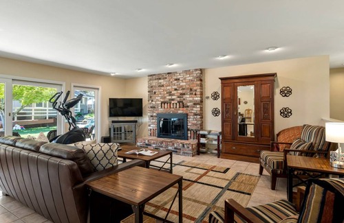 Graton Other | Accommodation ∙ 1 bedroom ∙ 10 guests