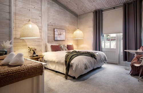 Wheatsheaf Other | Accommodation ∙ 6 bedrooms ∙ 16 guests