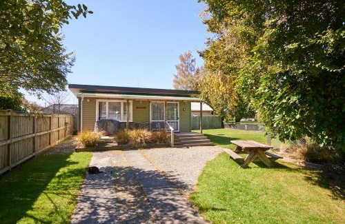 Te Anau House | Accommodation Fiordland The Bach - One Bedroom Cottage at 226B Milford Road