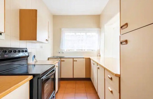 Greater Johannesburg Metropolitan Area House | Accommodation for families, business travellers and student accommodation. GREAT