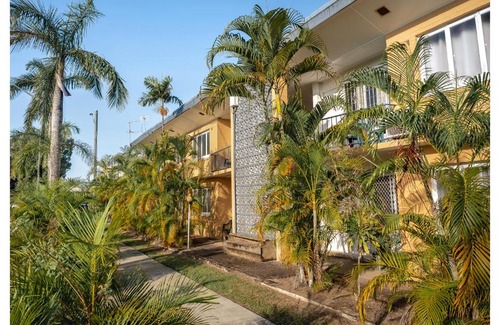 Cairns North Apartment | Accommodation on Sheridan