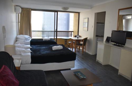 Darlinghurst Apartment | Accommodation Sydney City Centre Hyde Park Plaza Pet Friendly Studio with balcony apartment