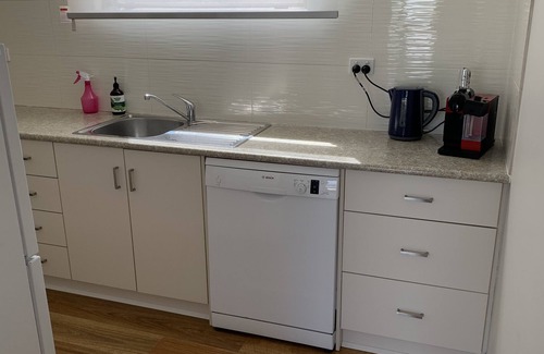Fleurieu Peninsula Apartment | Accommodation Victor Harbour. 1/30 Esplanade Victor Harbor