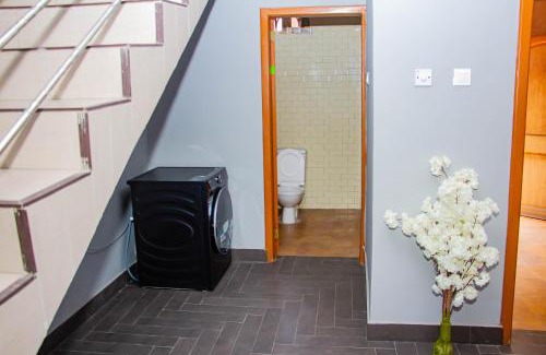 Ngleshi Amanfro Apartment | Accra cosy homes - Krokobite Beach
