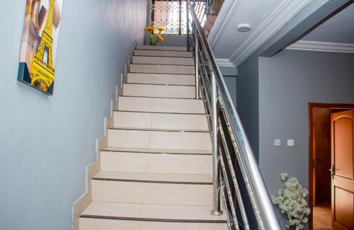 Ngleshi Amanfro Apartment | Accra cosy homes - Krokobite Beach