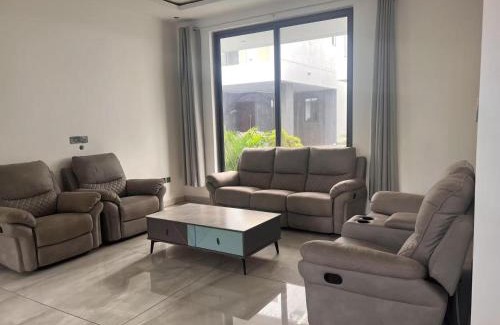 Labadi House | Accra Villa around Embassy area