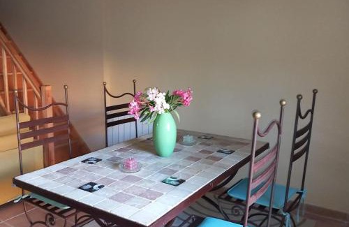 Saint-Etienne-les-Orgues Apartment | Accueil Chaleureux en Provence