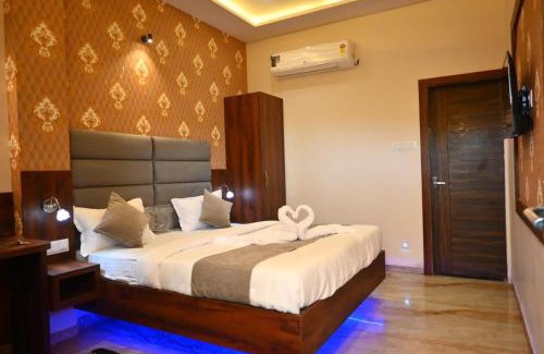 Indore Hotel | Aceotel Inn The Apple Tree