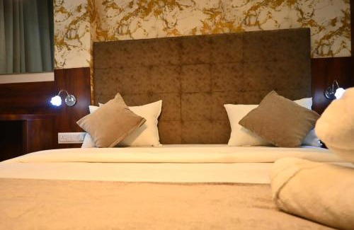 Indore Hotel | Aceotel Inn The Apple Tree