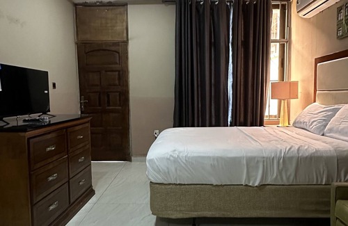 Accra House | ACHIE SUITES