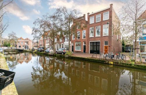 Delft Bed & Breakfast | Achterom B & B