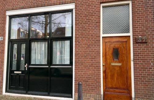 Delft Bed & Breakfast | Achterom B & B