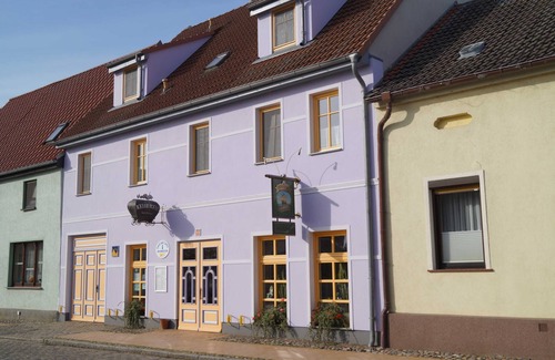 Lassan Apartment | Ackerbürgerei - large double room (15) on the upper floor - apartments and rooms on the ground floor