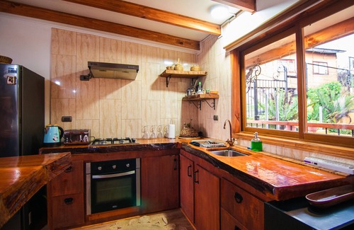 Puerto Montt Cabin | Acogedora Cabaña con Vista al Mar Para Disfrutar del Sur de Chile