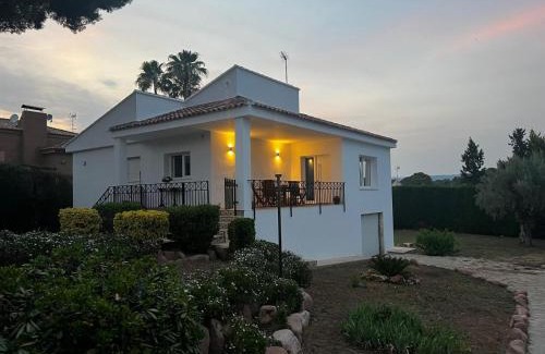 Lliria House | Acogedora casa con piscina