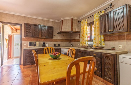 Lloseta Ski Chalet | Acogedora finca con piscina