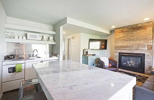 North Park City Condo | Acorn Chalet #2 - Walk to PC ski base! - 1BD
