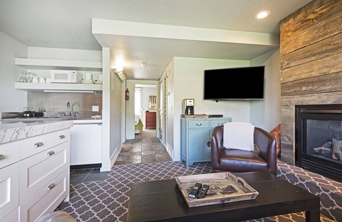 North Park City Condo | Acorn Chalet #2 - Walk to PC ski base! - 1BD