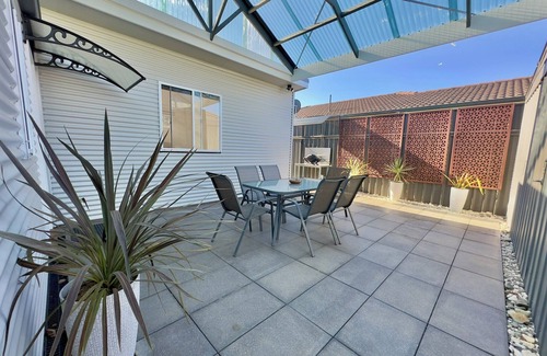 Mansfield House | Acorn Cottage - The Heart of Mansfield