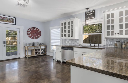 Fredericksburg House | Acorn Haus, with hot tub and Pet Friendly!