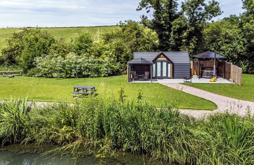Thorpe Cottage | Acorn Lodge At Bridge Lake Farm & Fishery