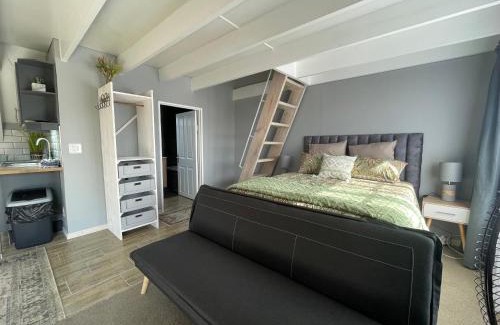 Hillcrest Apartment | ACORN STUDIO Fully equipped Studio with kids loft