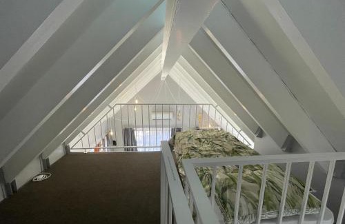 Hillcrest Apartment | ACORN STUDIO Fully equipped Studio with kids loft
