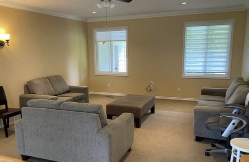 Cloverdale House | Acreage Home with huge yard and 5 bedrooms
