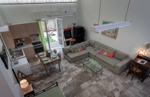 Koukaki Apartment | Acropolis Koukaki Luxury Loft with private garden
