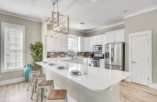 Crystal Beach House | Across From Beach! 7 bdrm, Amazing Pool Area, Jacuzzi, Discounted Golf Cart