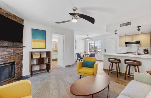 Fountain Hills Condo | Across from Fountain, Hiking, Dining. Mountain VIEWS!