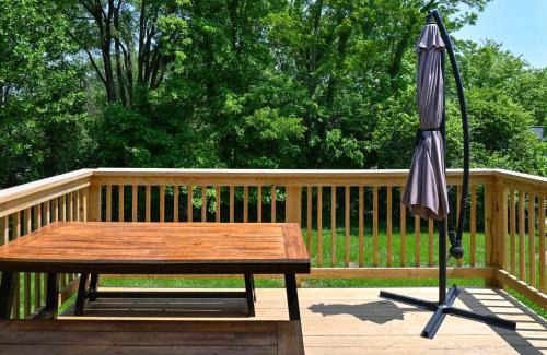 Williamstown House | Across from the Ark - Sleeps 8