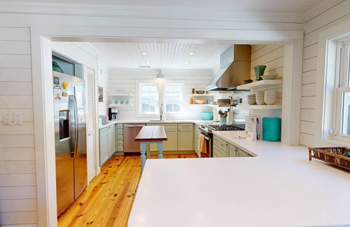 Folly Beach House | Across from the beach luxury~ Blue Moon