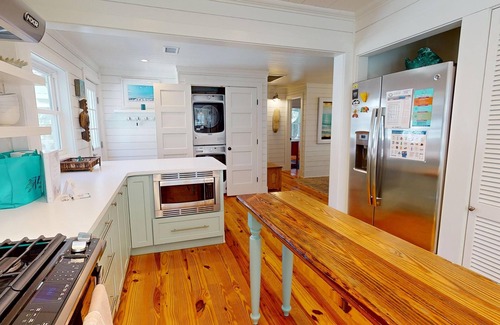 Folly Beach House | Across from the beach luxury~ Blue Moon