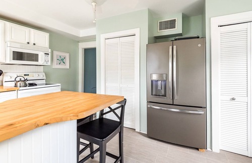 Cape Charles House | Across from the park and 2 blocks from beach & restaurants- LEFT side of duplex