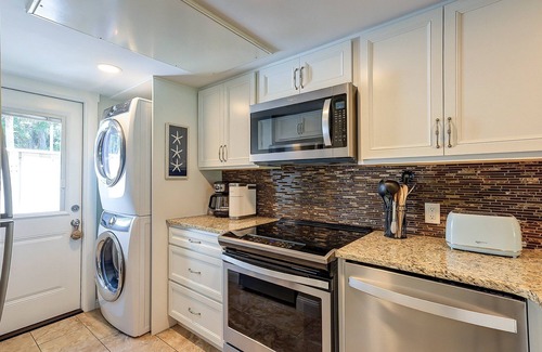 Hilton Head Condo | ACROSS FROM BEACH | FREE ACTIVITIES | CLOSE TO COLIGNY