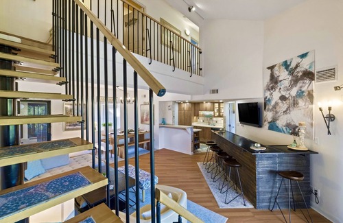 Hilton Head Island Condo | Across St From Beach & Tiki Hut/1 Block to Coligny Restaurants&Shops/Free Bikes